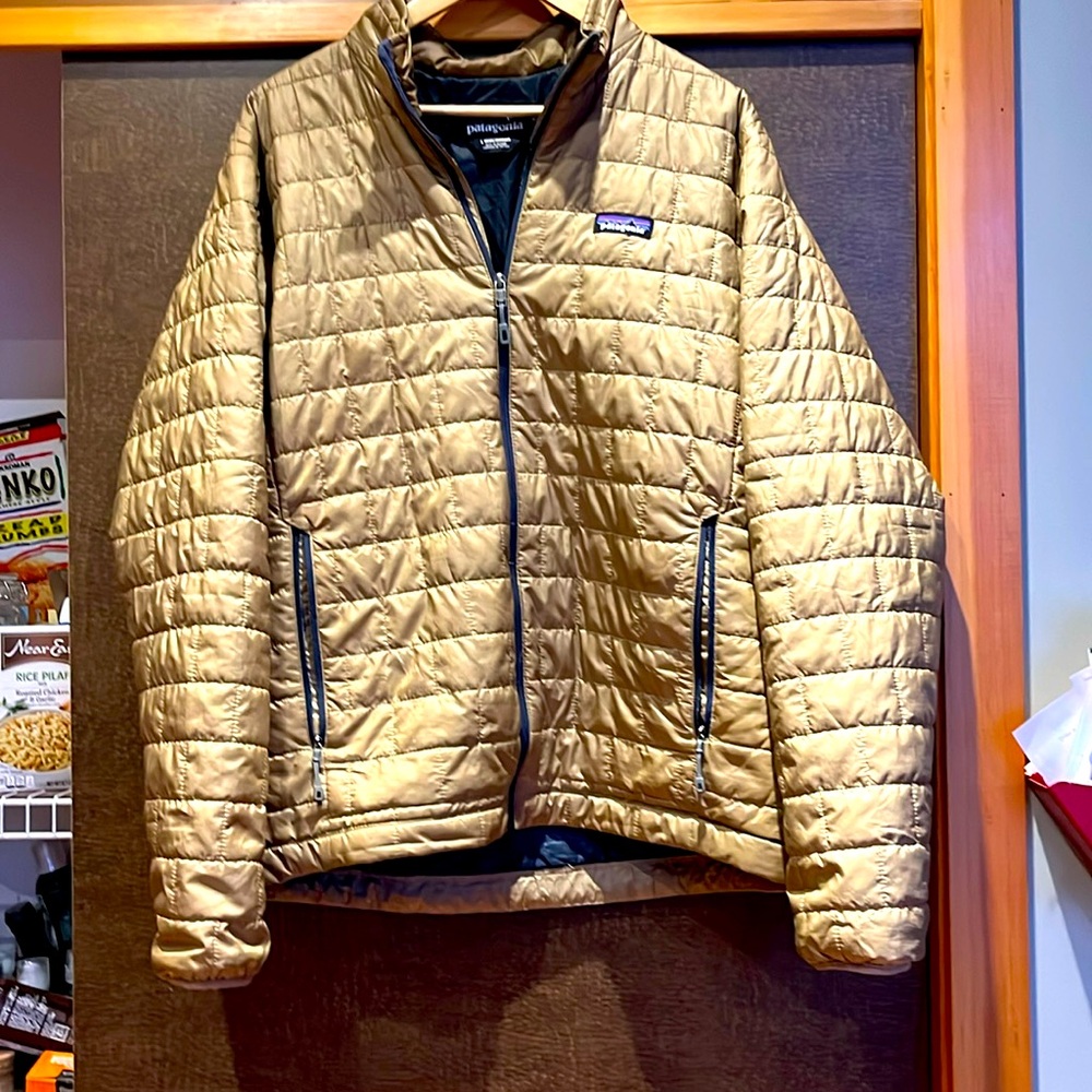 Patagonia men’s down sweater